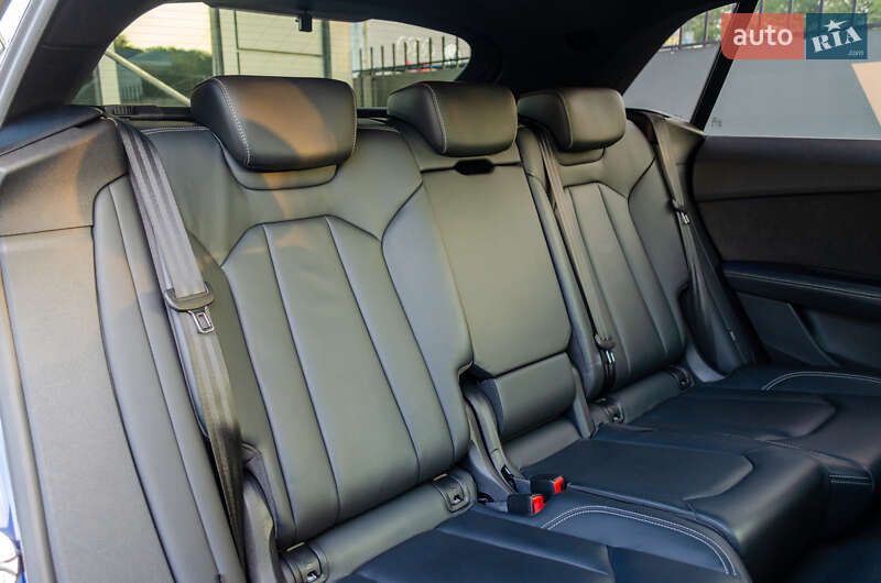 Внедорожник / Кроссовер Audi Q8 2019 в Киеве