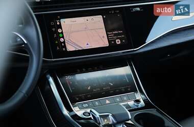 Внедорожник / Кроссовер Audi Q8 2022 в 