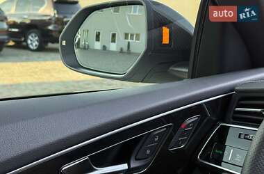 Внедорожник / Кроссовер Audi Q8 2020 в 