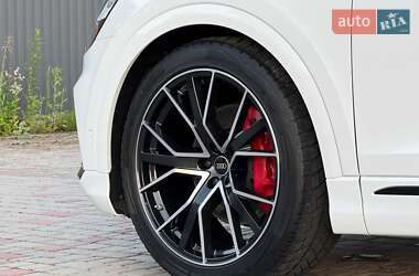 Внедорожник / Кроссовер Audi Q8 2020 в 