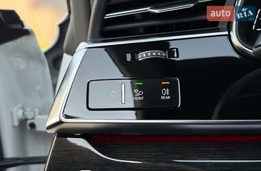 Внедорожник / Кроссовер Audi Q8 2020 в 