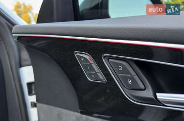 Внедорожник / Кроссовер Audi Q8 2020 в 