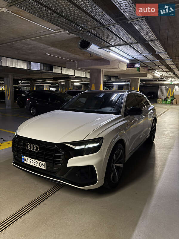 Внедорожник / Кроссовер Audi Q8 2019 в Киеве