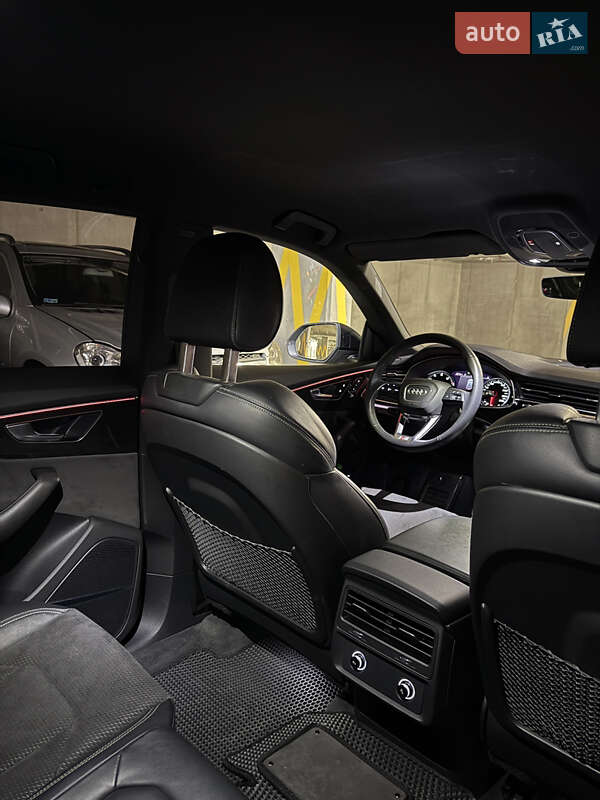 Внедорожник / Кроссовер Audi Q8 2019 в Киеве