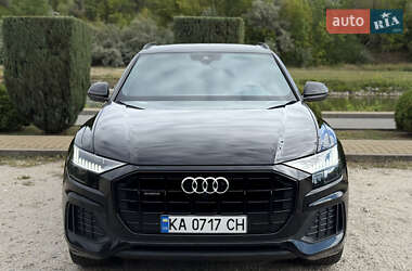 Внедорожник / Кроссовер Audi Q8 2021 в 