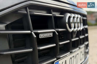 Внедорожник / Кроссовер Audi Q8 2021 в 