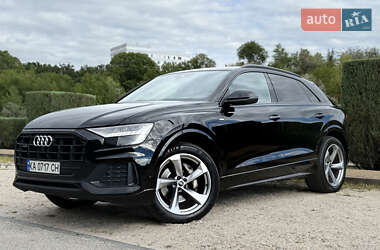 Внедорожник / Кроссовер Audi Q8 2021 в 