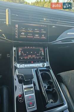 Внедорожник / Кроссовер Audi Q8 2019 в 