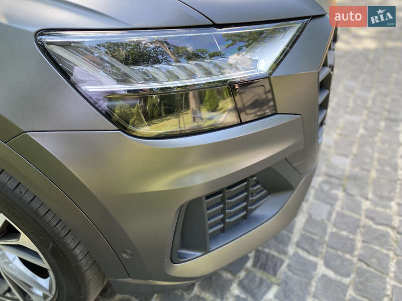 Внедорожник / Кроссовер Audi Q8 2020 в Киеве