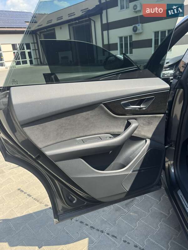 Внедорожник / Кроссовер Audi Q8 2020 в Виннице