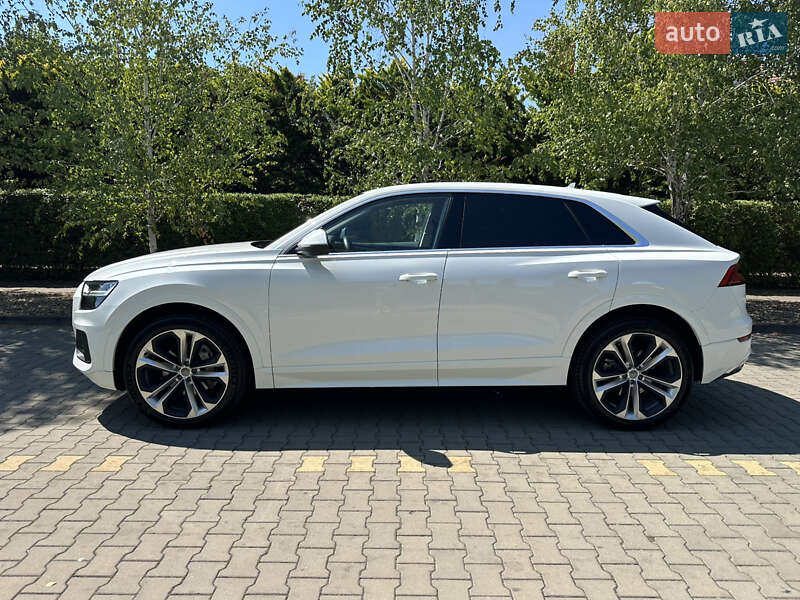 Внедорожник / Кроссовер Audi Q8 2020 в Одессе