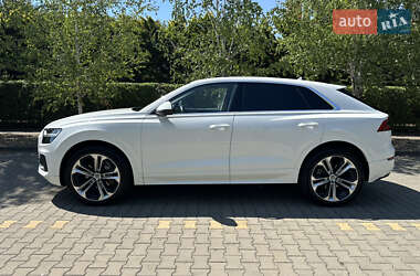 Внедорожник / Кроссовер Audi Q8 2020 в 
