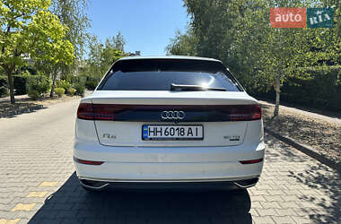 Внедорожник / Кроссовер Audi Q8 2020 в 
