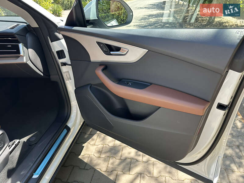 Внедорожник / Кроссовер Audi Q8 2020 в Одессе