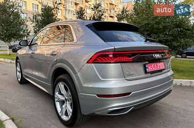 Внедорожник / Кроссовер Audi Q8 2022 в 