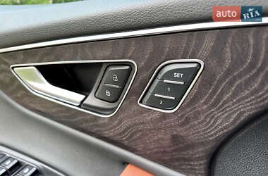 Внедорожник / Кроссовер Audi Q8 2022 в 