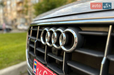 Внедорожник / Кроссовер Audi Q8 2022 в 