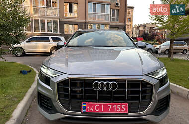Внедорожник / Кроссовер Audi Q8 2022 в 