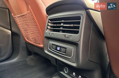 Внедорожник / Кроссовер Audi Q8 2022 в 