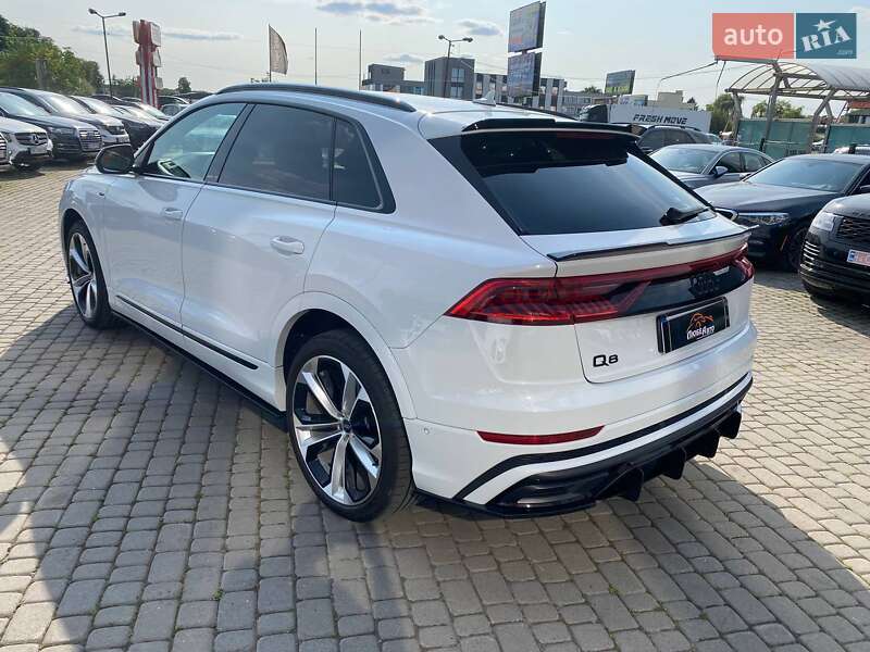 Внедорожник / Кроссовер Audi Q8 2021 в Львове