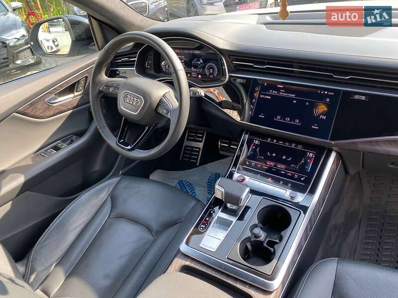 Внедорожник / Кроссовер Audi Q8 2021 в Львове