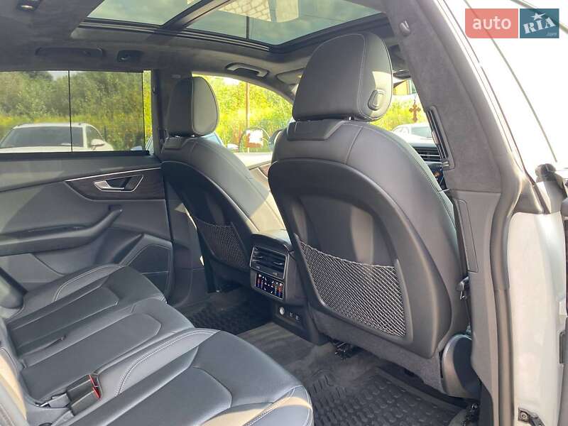 Внедорожник / Кроссовер Audi Q8 2021 в Львове
