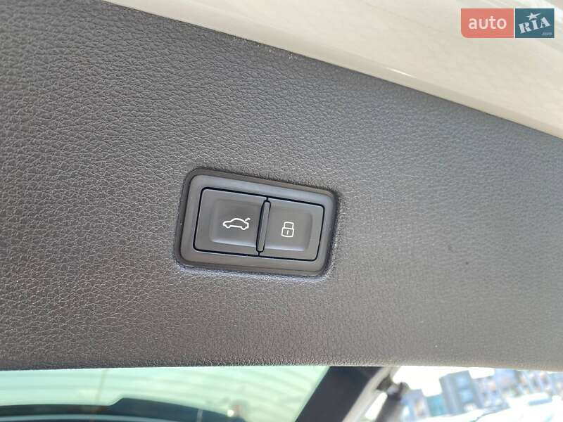 Внедорожник / Кроссовер Audi Q8 2021 в Львове
