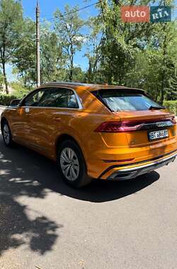 Внедорожник / Кроссовер Audi Q8 2019 в 