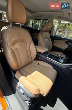 Внедорожник / Кроссовер Audi Q8 2019 в 