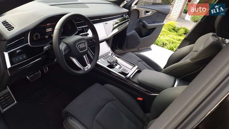 Внедорожник / Кроссовер Audi Q8 2023 в Киеве