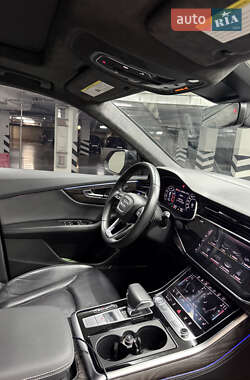 Внедорожник / Кроссовер Audi Q8 2018 в 