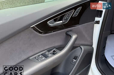 Внедорожник / Кроссовер Audi Q8 2024 в 