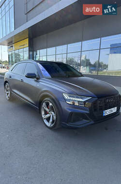 Внедорожник / Кроссовер Audi Q8 2018 в 