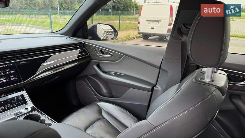 Внедорожник / Кроссовер Audi Q8 2018 в Шептицькому