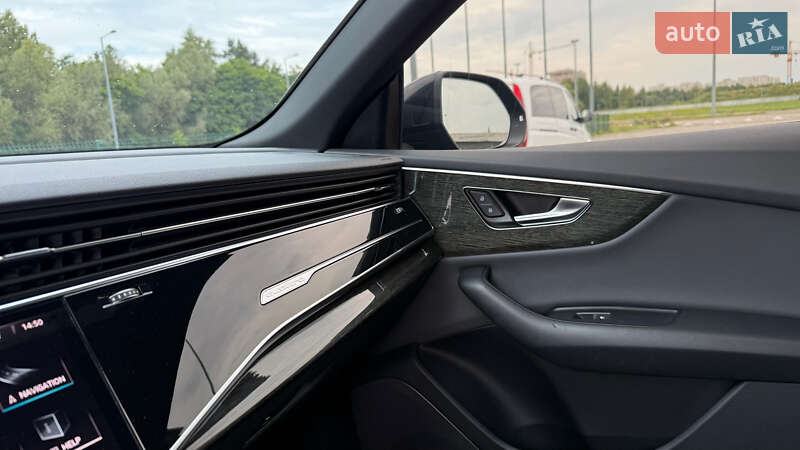 Внедорожник / Кроссовер Audi Q8 2018 в Шептицькому