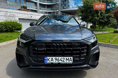 Внедорожник / Кроссовер Audi Q8 2021 в 