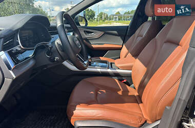 Позашляховик / Кросовер Audi Q8 2018 в 