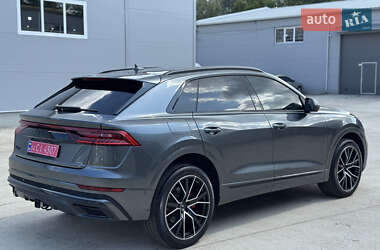 Внедорожник / Кроссовер Audi Q8 2023 в 