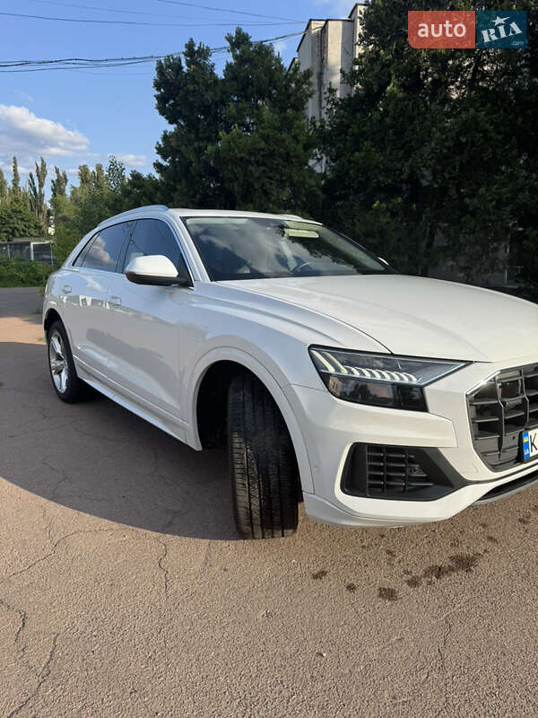 Внедорожник / Кроссовер Audi Q8 2018 в Киеве