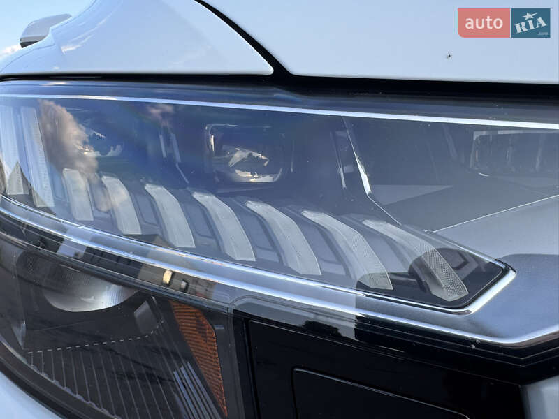 Внедорожник / Кроссовер Audi Q8 2018 в Киеве