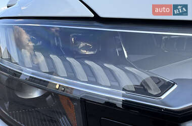 Внедорожник / Кроссовер Audi Q8 2018 в 