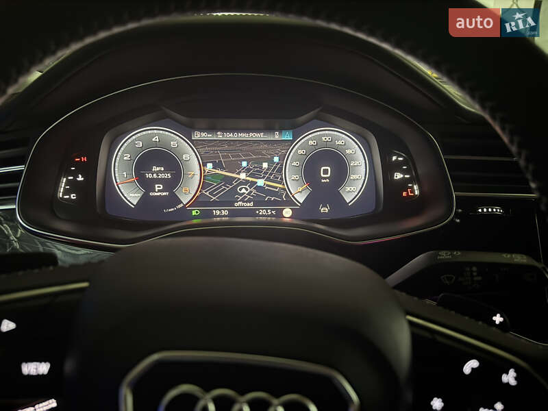 Внедорожник / Кроссовер Audi Q8 2018 в Киеве