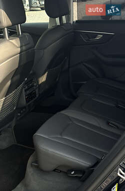 Внедорожник / Кроссовер Audi Q8 2023 в 