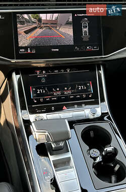 Внедорожник / Кроссовер Audi Q8 2023 в 