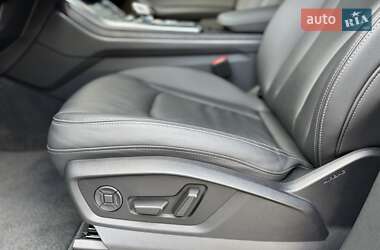 Внедорожник / Кроссовер Audi Q8 2023 в 