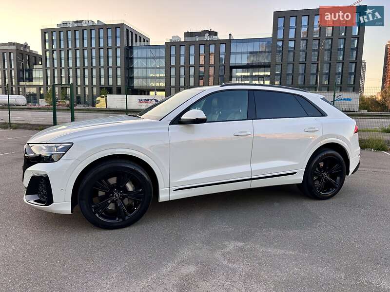 Внедорожник / Кроссовер Audi Q8 2023 в Киеве