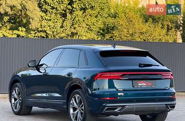 Внедорожник / Кроссовер Audi Q8 2021 в 