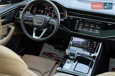 Внедорожник / Кроссовер Audi Q8 2021 в 