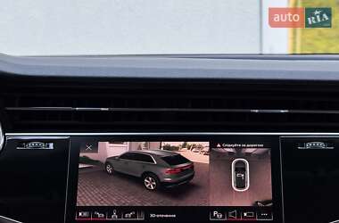 Внедорожник / Кроссовер Audi Q8 2021 в 