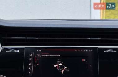 Внедорожник / Кроссовер Audi Q8 2021 в 